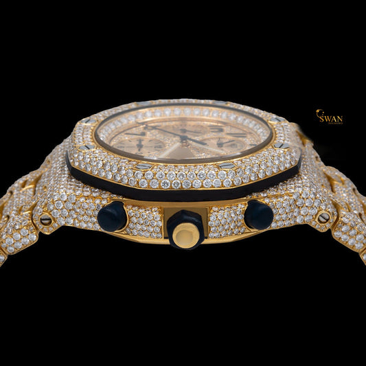 The Iced-Out Audemars Piguet: A Golden Glimmer of Diamond Pave, an Exceptional Timepiece by Swandiamond