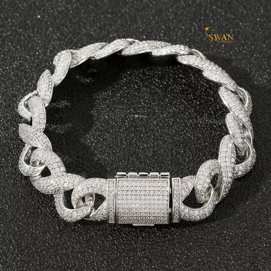 Gold Diamond Cuban Link Bracelet with Iced Out Clasp Luxury Hip Hop Jewelry High Quality Statement Piece for Men and Women swandiamond