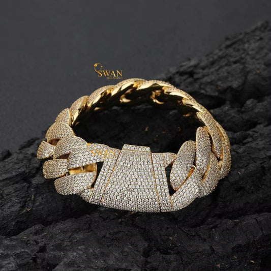 Luxury Iced Out Cuban Link Bracelets in Gold and Silver Full Pave Diamond Statement Jewelry Bold Hip Hop Style for Men and Women swandiamond