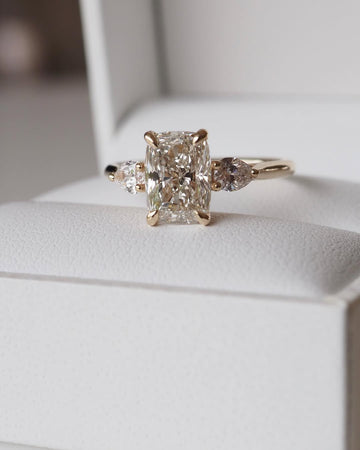 Radiant Cut vvs1 Clarity Moissanite Diamond Wedding Ring