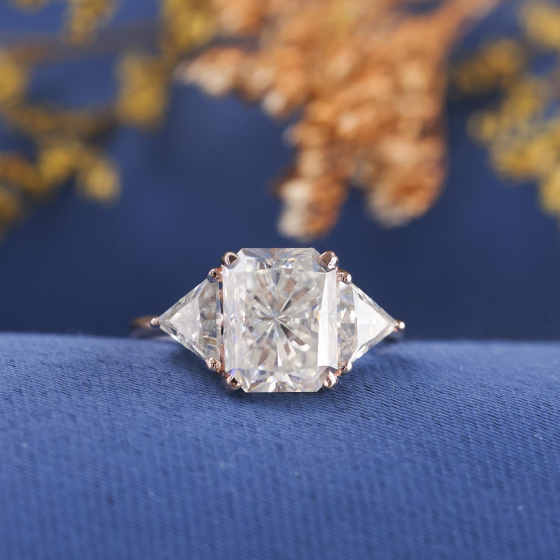 2.00 CT Radiant Cut Moissanite Engagement Ring