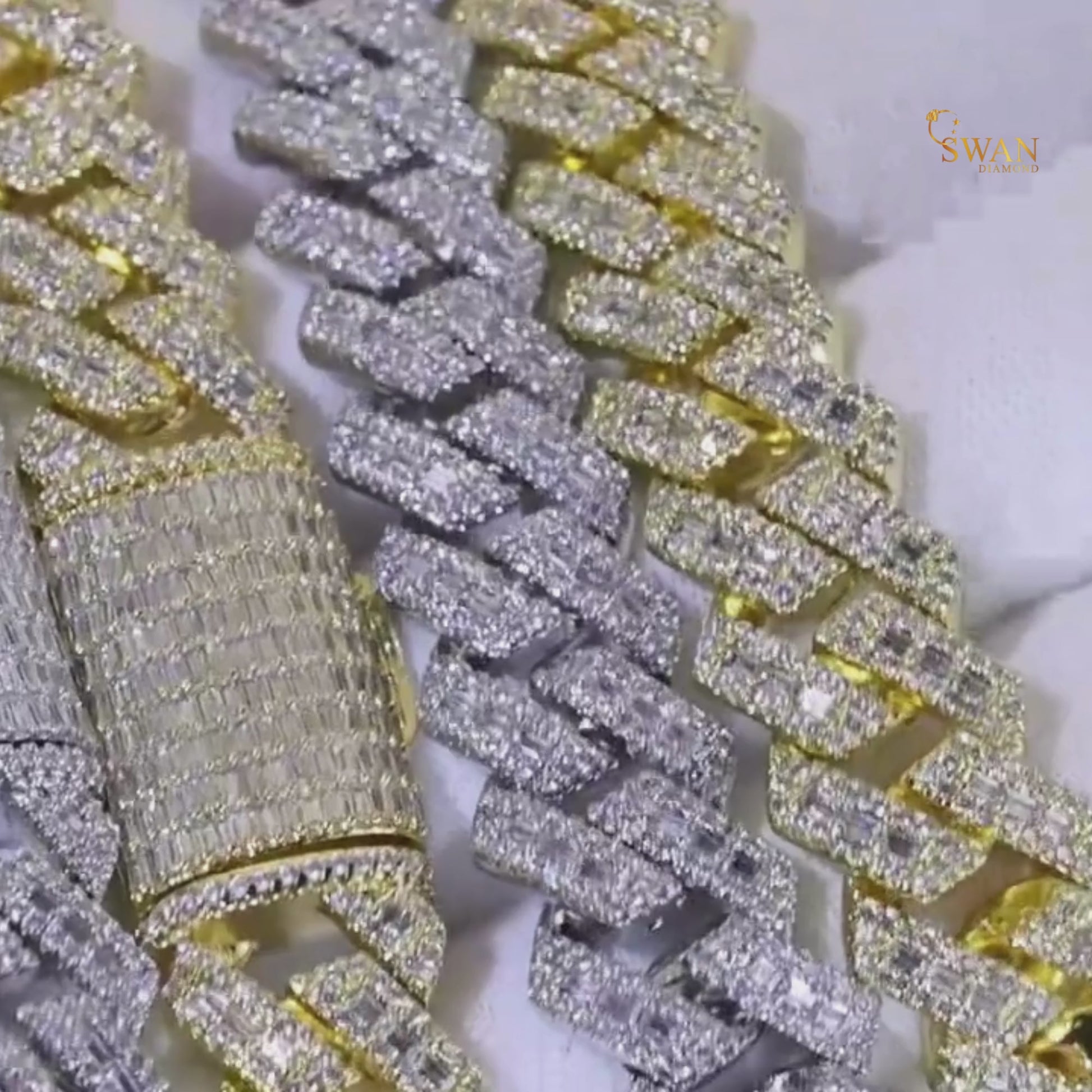 Cuban Link Diamond Bracelet White Gold and Yellow Gold Plated Luxury Statement with Full Pave Setting for Men and Women Hip Hop Jewelry swandiamond