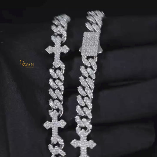 Iced Out Diamond Cuban Link Bracelet with Cross Design and Pave Clasp Luxury Hip Hop Jewelry High Quality Statement Piece for Men and Women swandiamond